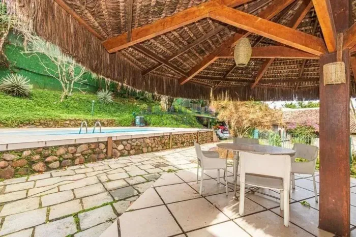 Refúgio Exclusivo no Itanhangá  Casa com Edícula, Vista Indevassável e Natureza Exuberante