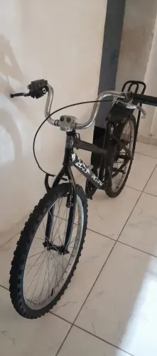 Vendo bike montadinha aro 24 300 reais ou troco em iPhone 8 plus