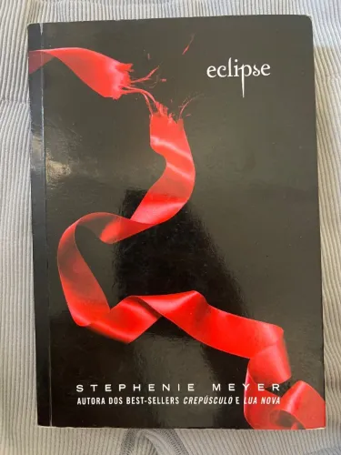 Livro da saga Crepúsculo: eclipse