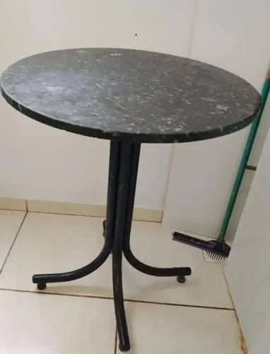 Mesa granito redonda
