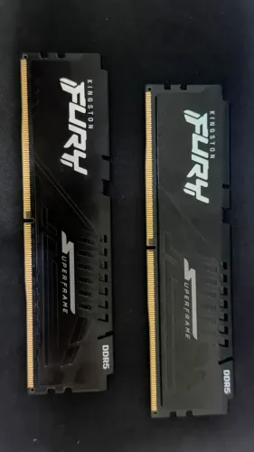 (CADA) Memória DDR5 Kingston Fury SuperFrame 16GB, 5600MHz