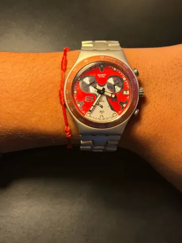 Swatch swiss Irony Chrono "Oleada Roja" (YCS4041AG)