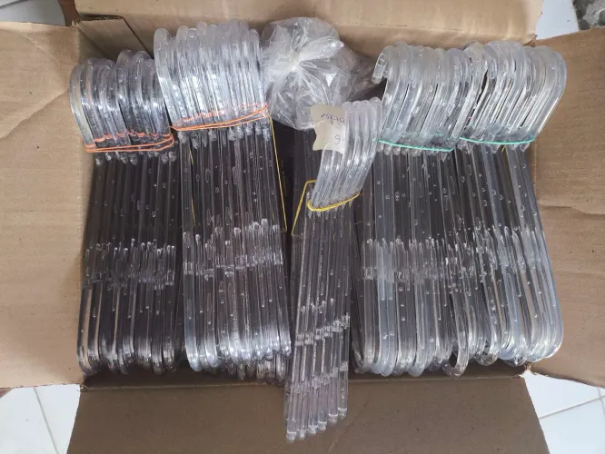 Vende se cabide de acrílico 