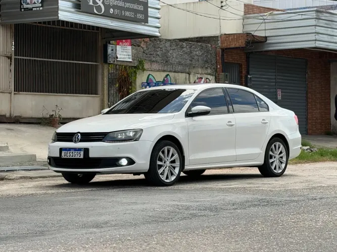 Volkswagen Jetta Comfortline 2.0 T.flex 8V 4P Mec. 2013