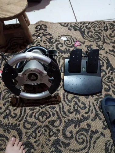 Vende-se volante com pedal