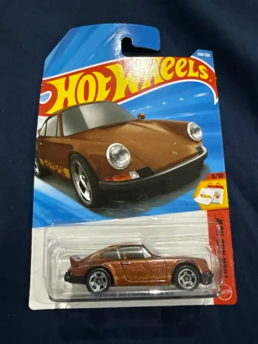 Hot Wheels Porsche 911 Carrera RS 2.7