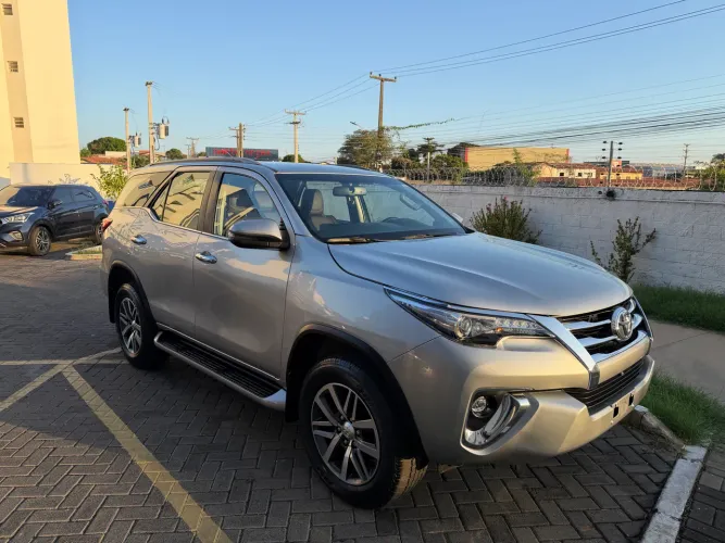 Toyota Hilux SW4 SRX 4X4 2.8 TDI 16V Dies. Aut. 2020