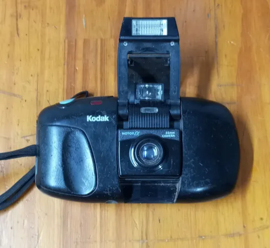 Câmera Fotográfica Kodak Camelo motor ex para consertar ou decoração