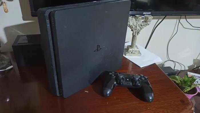 Playstation 4 Slim 1TB