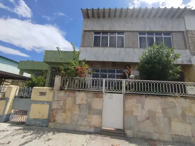 Casa de rua : Duplex / Residencial / Irajá