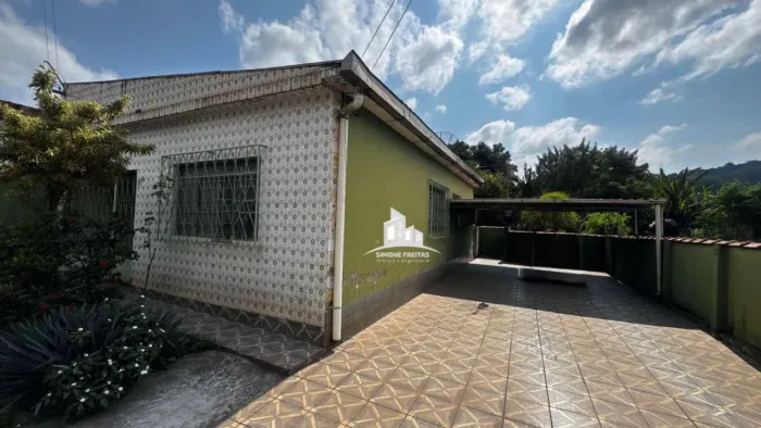 VENDE-SE CASA NO BAIRRO RETIRO COM 1000m² DE TERRENO EM VOLTA REDONDA/RJ