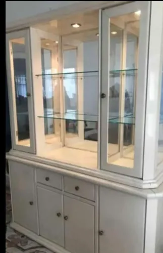 Vende se cristaleira relíquia