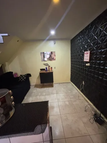 Alugo casa em São João de Meriti 