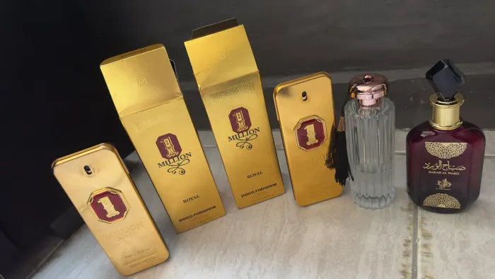 Frascos de perfume vazios 