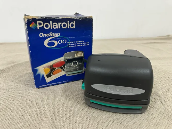 Câmera Fotográfica Polaroid 600 One Step
