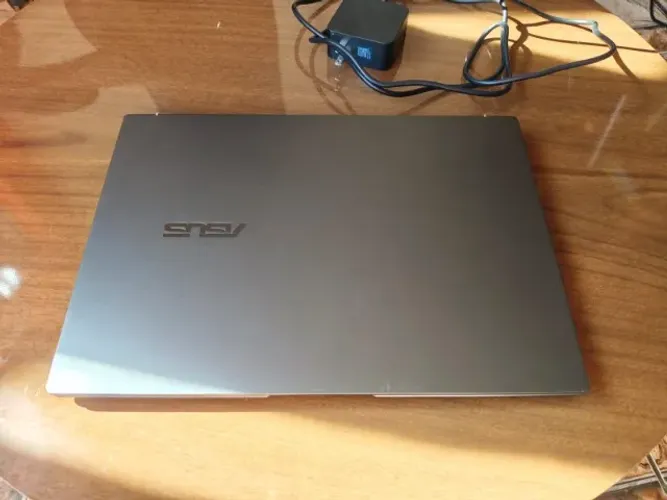 ASUS ZENBOOK 14 OLED