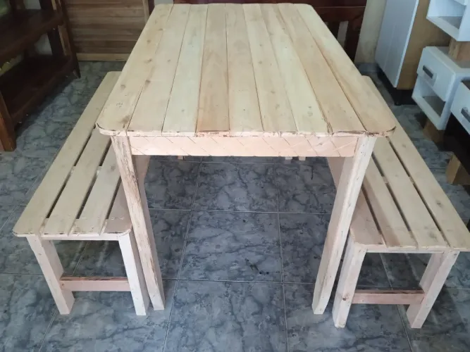 Mesa 1,20cm com 2 bancos