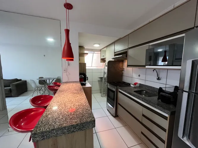 COM ELEVADOR, 2 BANHEIROS, VARANDA + LAZER COMPLETO