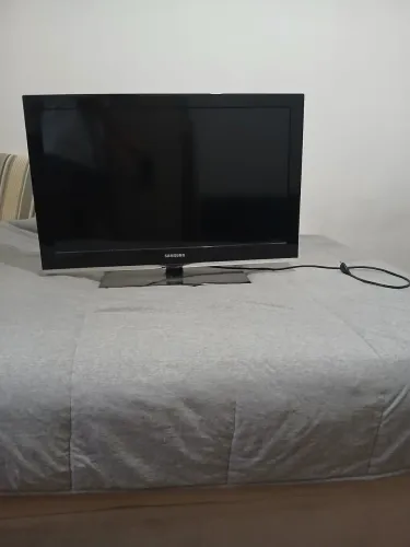 TV Samsung LCD 32"