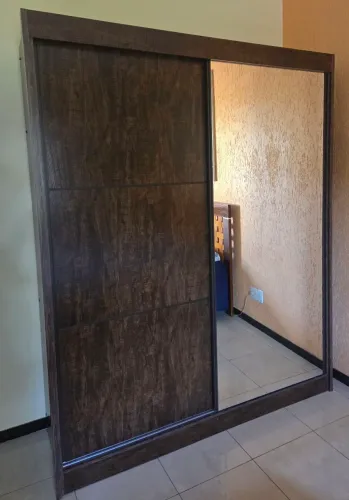 Guarda roupa casal, 2 portas, 3 gavetas, com espelho