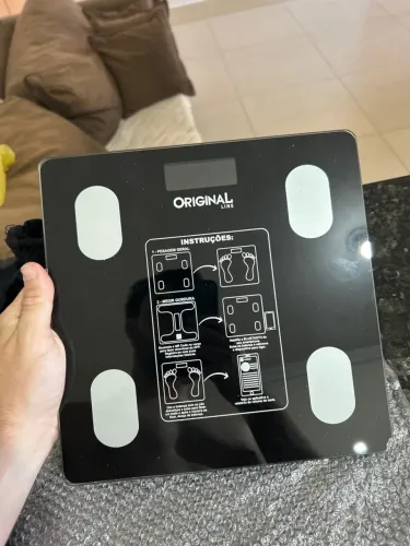Balança digital com bioimpedância