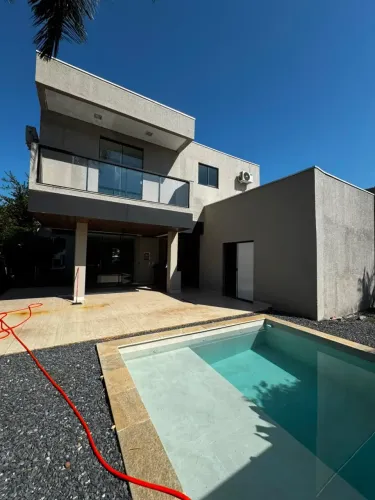 SOBRADO COM 4 QUARTOS À VENDA, 467m2 - FLORAIS DOS LAGOS