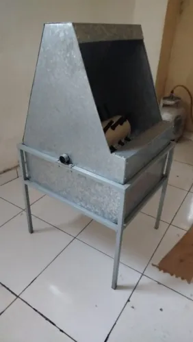 Maquina depenadora e sangrador de frango