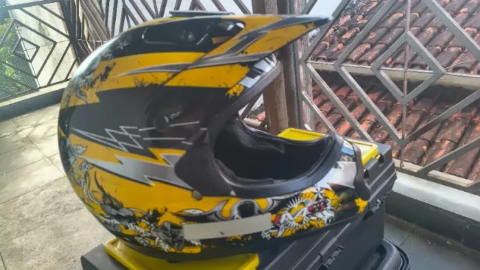 Capacete IMS Motocross / Trilha Clássico Grafismo Amarelo e Preto - Usado