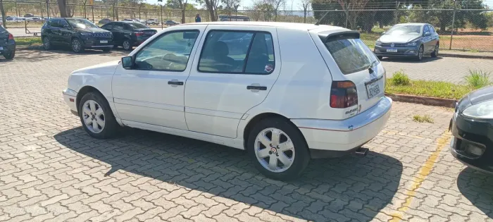 Volkswagen Golf GLX 2.0 4P 1998