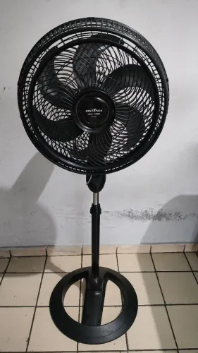 Ventilador de coluna Britânia