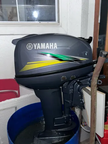 Motor Yamaha 15hp 2026 único dono