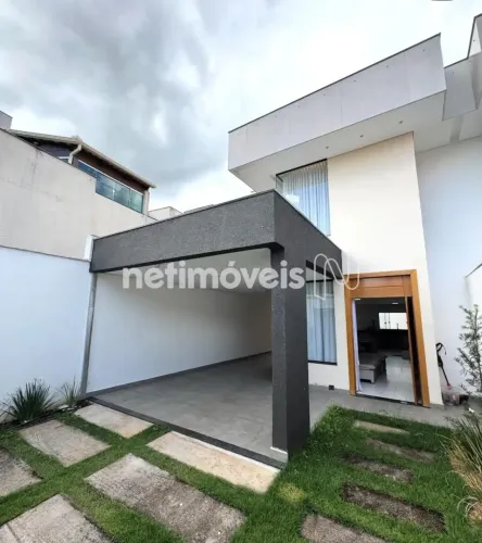 CASA DE LUXO EM SARZEDO.
