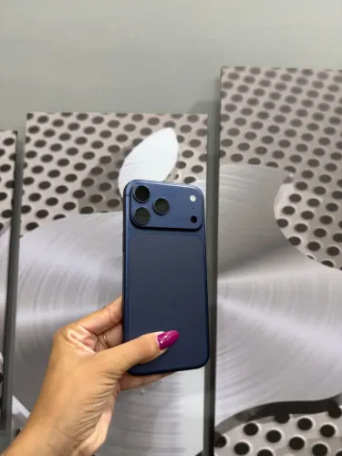 iPhone 17 PRO MAX 256GB - seminovo sem detalhes