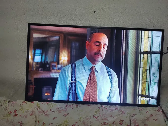 Vendo tv smart Samsung 43 polegadas está conservada