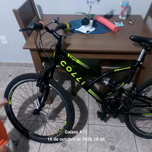 Bicicleta aro 26 novinha