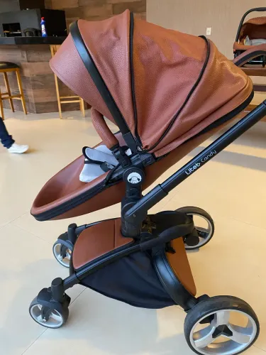 Carrinho de bebê + bebê conforto Candy Litet 