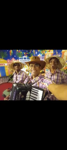 Trio de Forró original pé de serra com sanfona zabumba e triângulo
