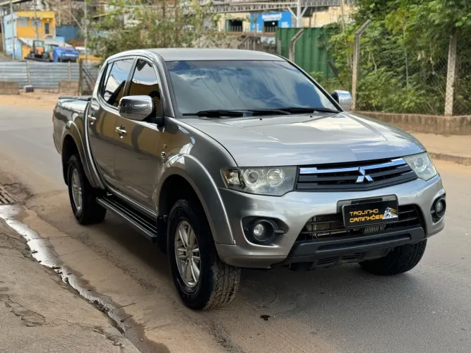 Mitsubishi L200 GLS 2.5 4X4 CD Diesel 2013