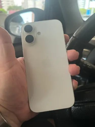 iPhone 16 Branco 128gb - Bateria 90%