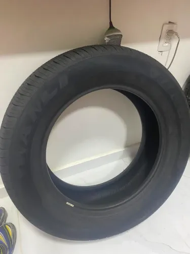 Pneu R17 235/60
