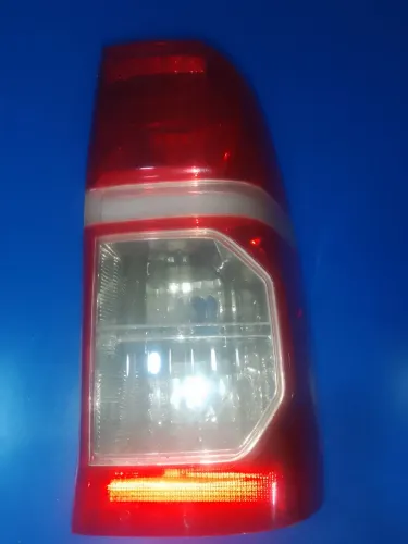 Lanterna traseira Hilux 2012 a 2015 lado do carona 