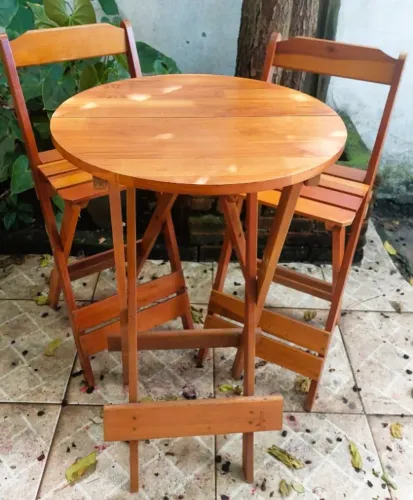 Mesa Bistro com cadeiras