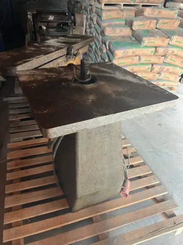 Tupia mesa 70x70 invicta trifásica