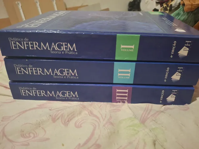 Livro didático de enfermagem 3 volumes