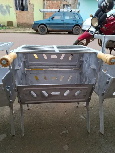 CHURRASQUEIRA DESMONTÁVEL