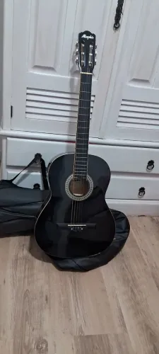 VIOLÃO NYLON MEMPHIS PRETO + ESTOJO + CORDAS NOVAS + PALHETA LARANJA