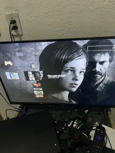 PlayStation 3 Semi novo ( desbloqueado)