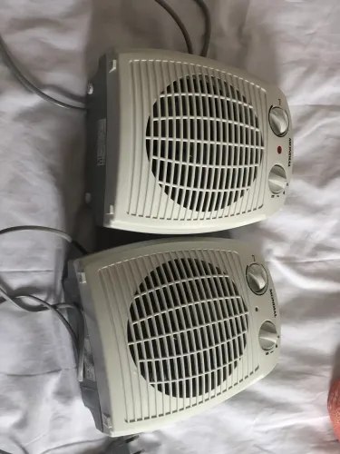2 Aquecedores 127V semi novos, pegando perfeitamente
