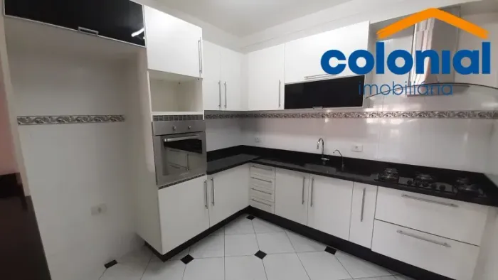 CASA 2 QUARTOS E VARANDA COM CHURRASQUEIRA NO JARDIM PACAEMBU JUNDIAÍ