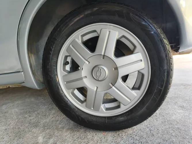 Jogo de Rodas 14 - Originais GM Corsa 4x100 com pneus